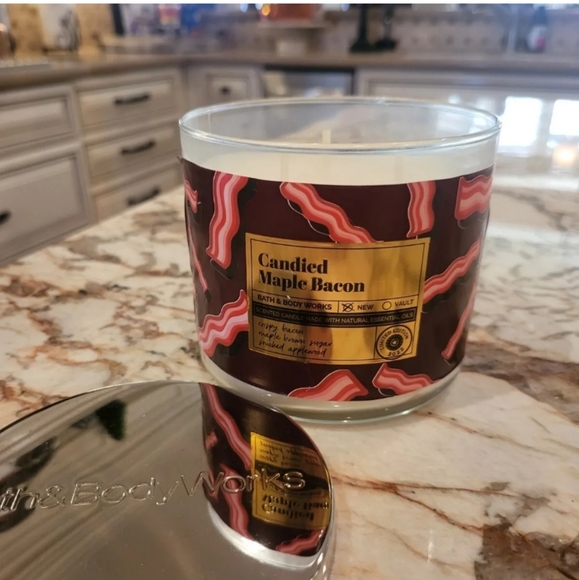 NEW Bath & Body Works Candied Maple Bacon Brown Sugar Applewood Candle🥓 - Picture 3 of 4
